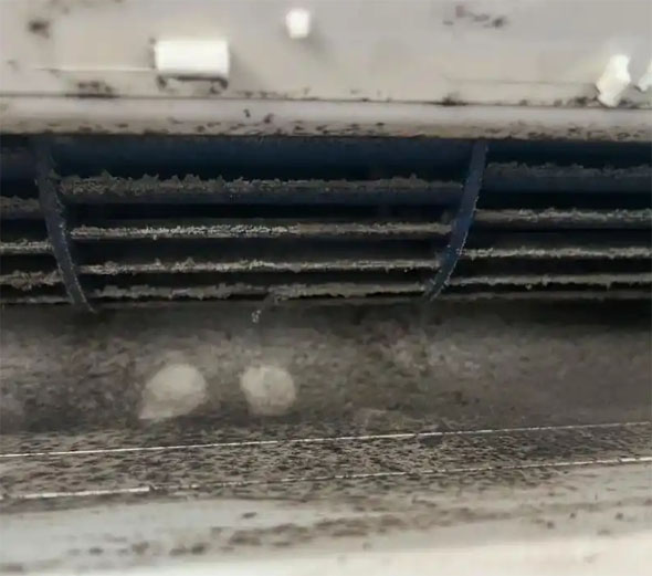 冷水江空调吹的风有股烧焦味是怎么回事